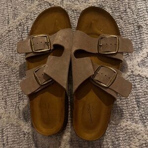 Universal Thread Two Band Footbed Sandals. Brown, size 9